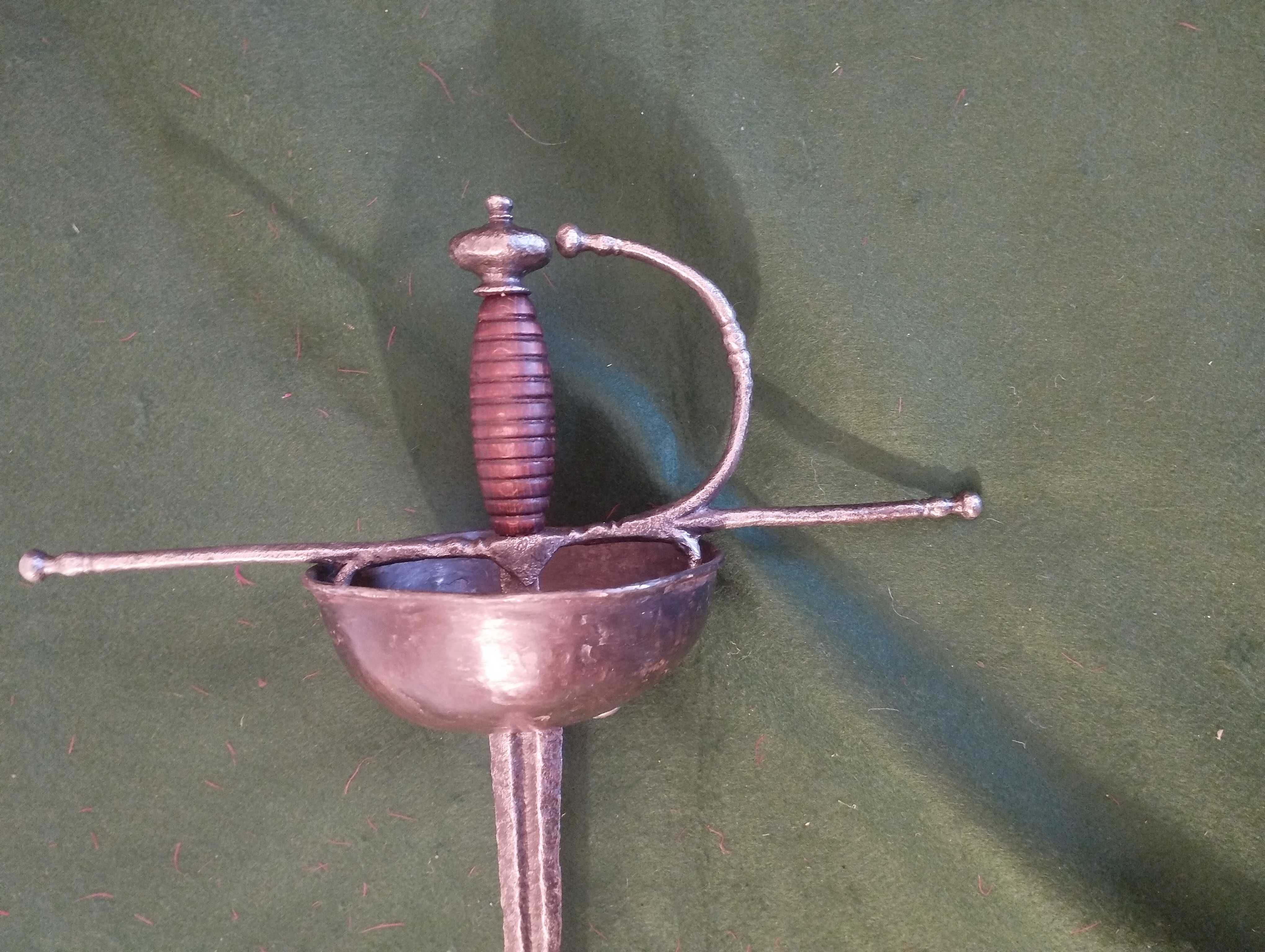 Espada espanhola de TAZA do século XVII (1ª metade)