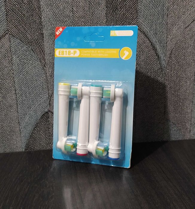 Насадки на електричну щітку відбілюючі 3dWhite для зубної щітки Oral Б