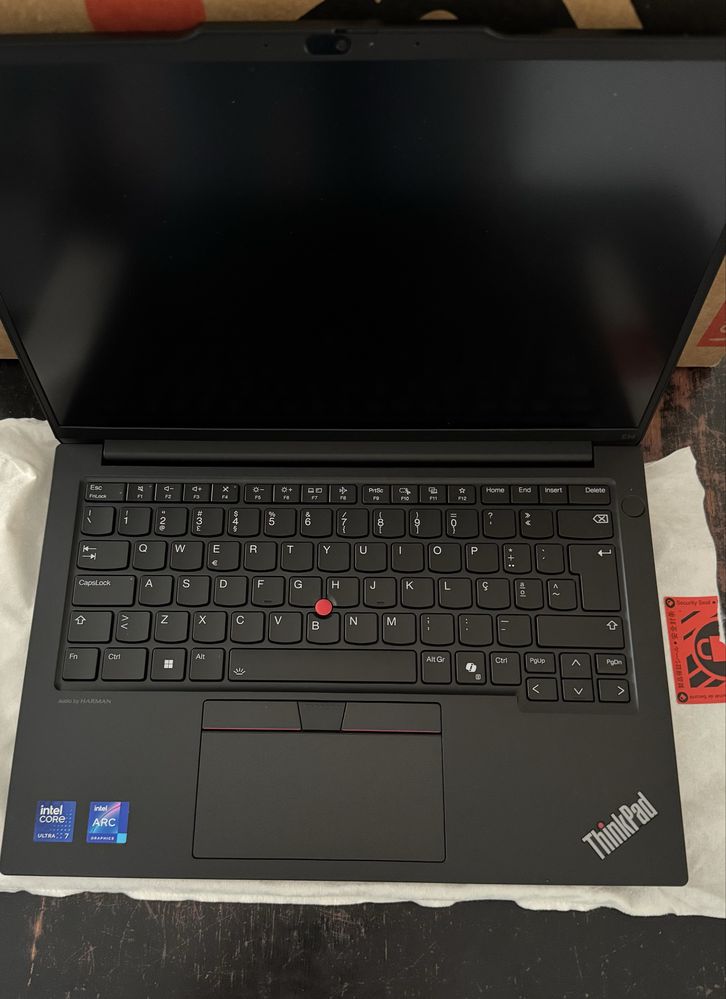 Portátil LENOVO thinkpad E14 Gen 6 (NOVO)