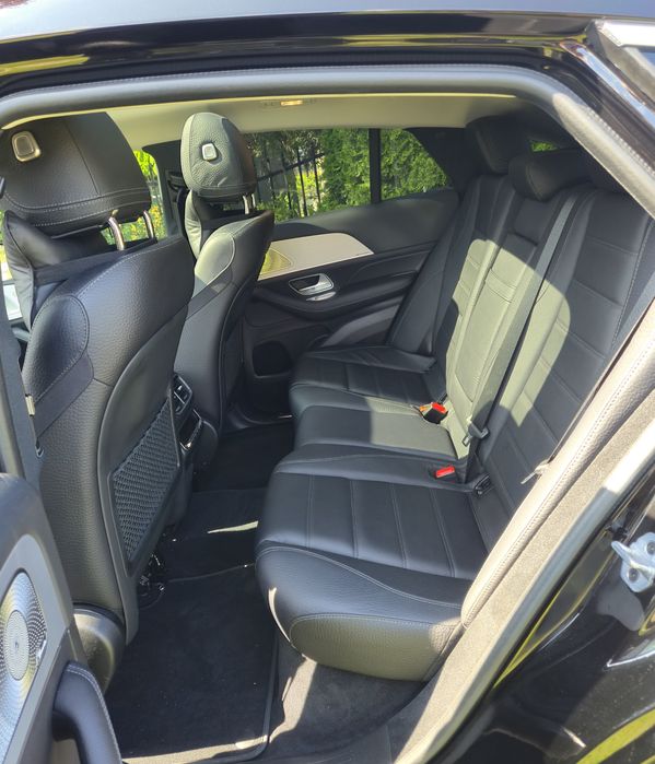 Piękny Mercedes GLE 2025 do ślubu