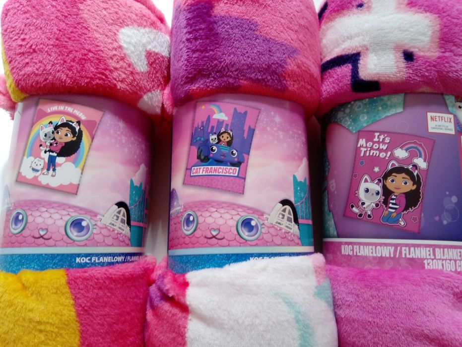 Koc flanelowy130x160cm PsiPatrol Gabby'sDollhouse HelloKitty CareBears