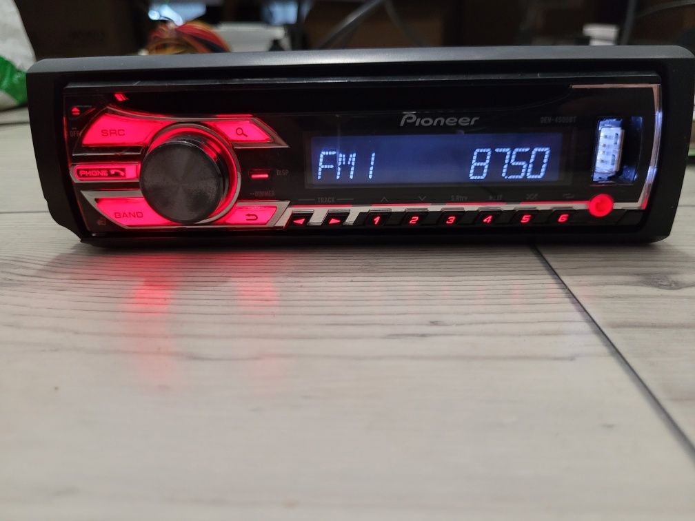 Radio samochodowe Pioneer 4x50W BLUETOOTH,USB/IPOD/IPHONE,DUAL AUX,RDS