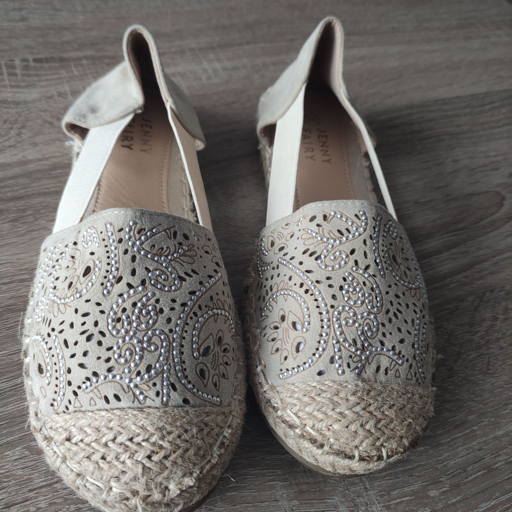 Buty damskie balerinki.