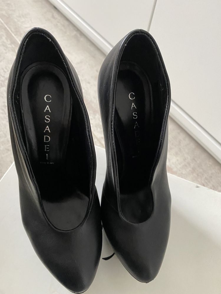 Ботильоны Casadei