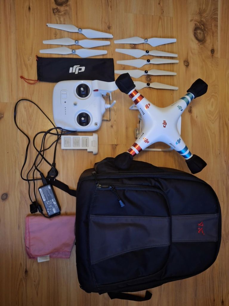 Sprzedam Drona Phantom 3 + akcesoria i specjalny plecak,polecam