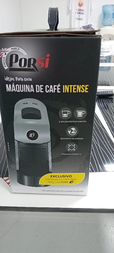 Máquina café cápsulas nova,, marca  intermarche