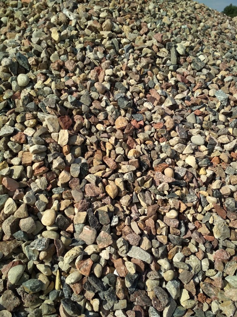 Otoczak 16/32 granit bazalt łamany kora