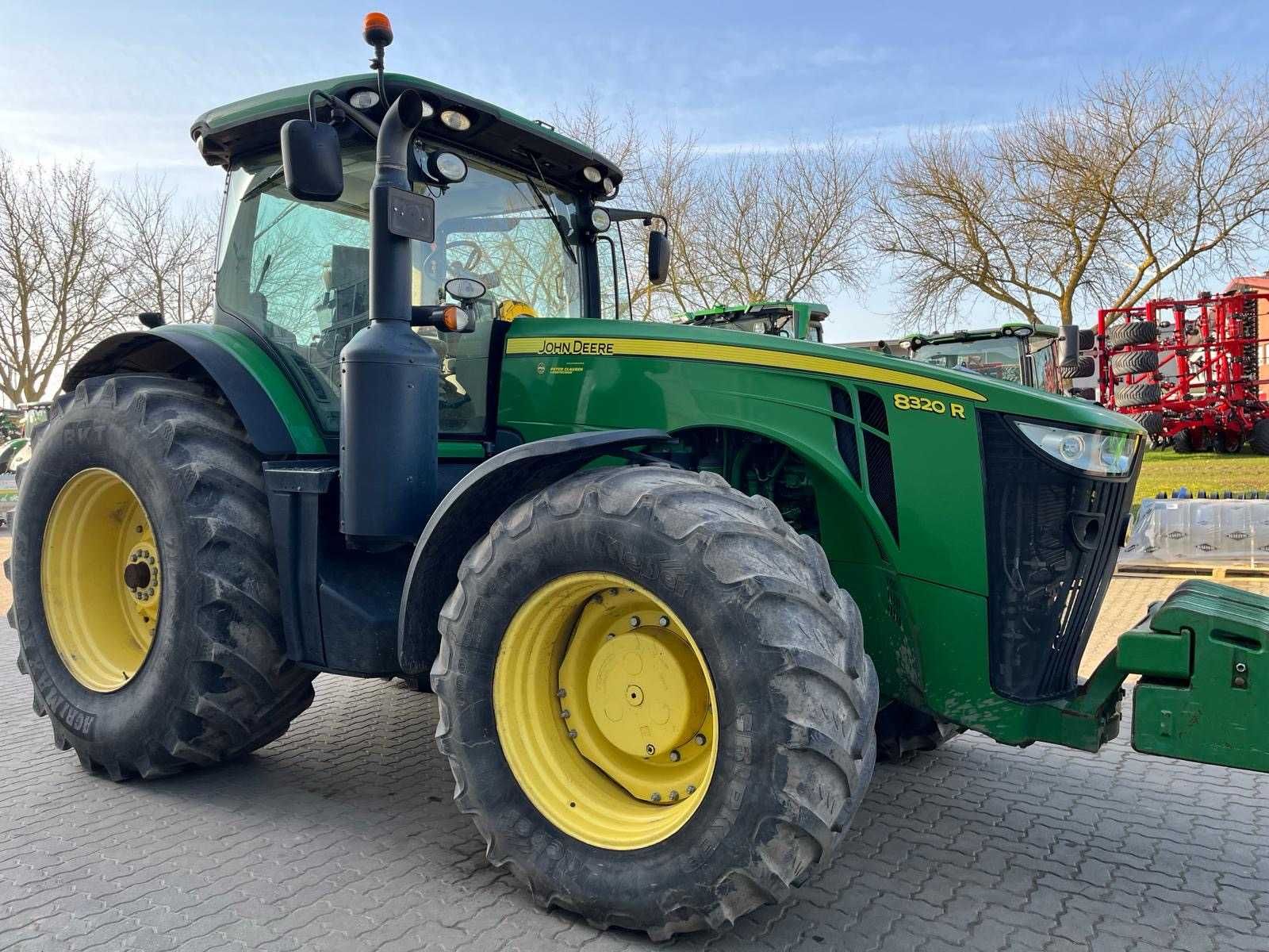 John Deere 8320R