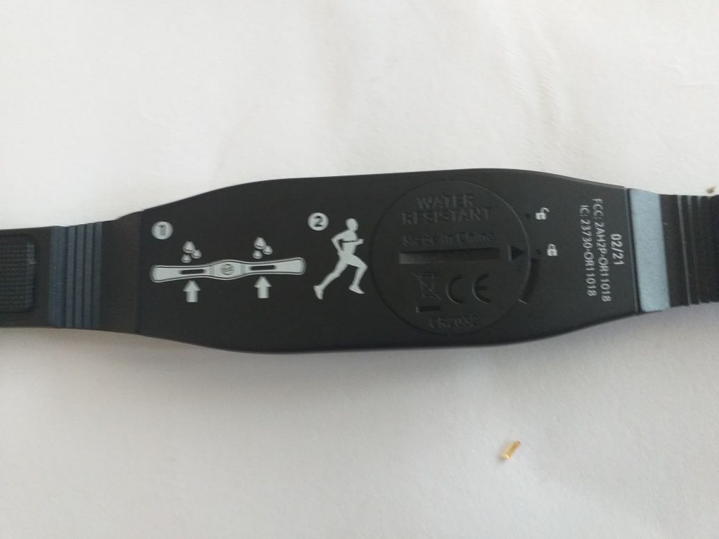 Zegarek sportowy z pulsometrem.