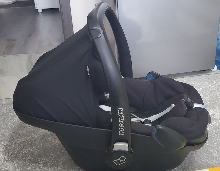 Автолюлька, автокрісло Maxi-Cosi