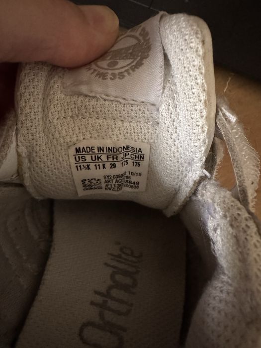 Кросівки білі  adidas