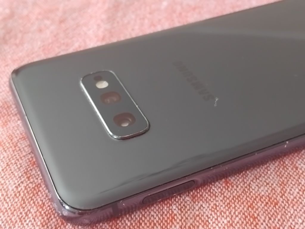 Samsung Galaxy S10e czarny