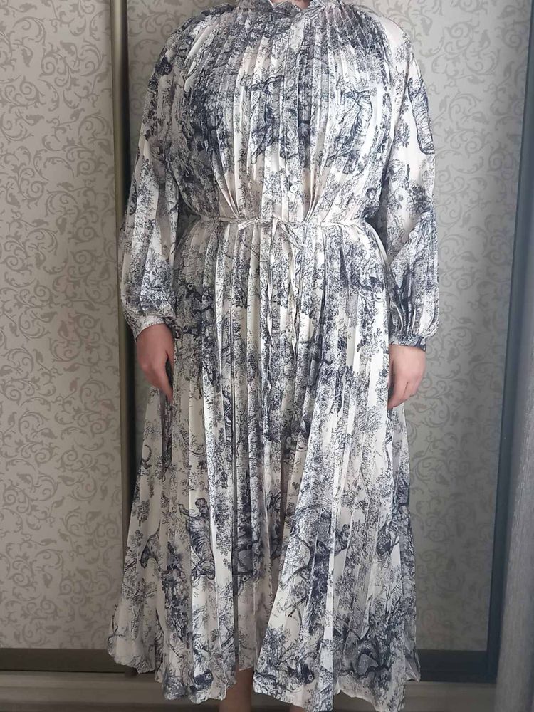 Плаття під Dior нове