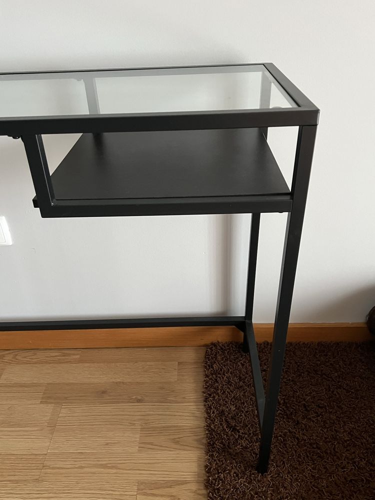 Mesa para portátil IKEA em excelente estado