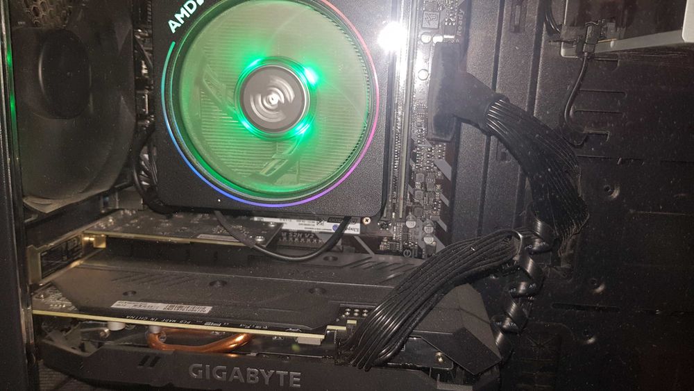 komputer PC AMD Ryzen 7 Gigabyte 32 GB RAM SSD Kingston 500 GTX1660