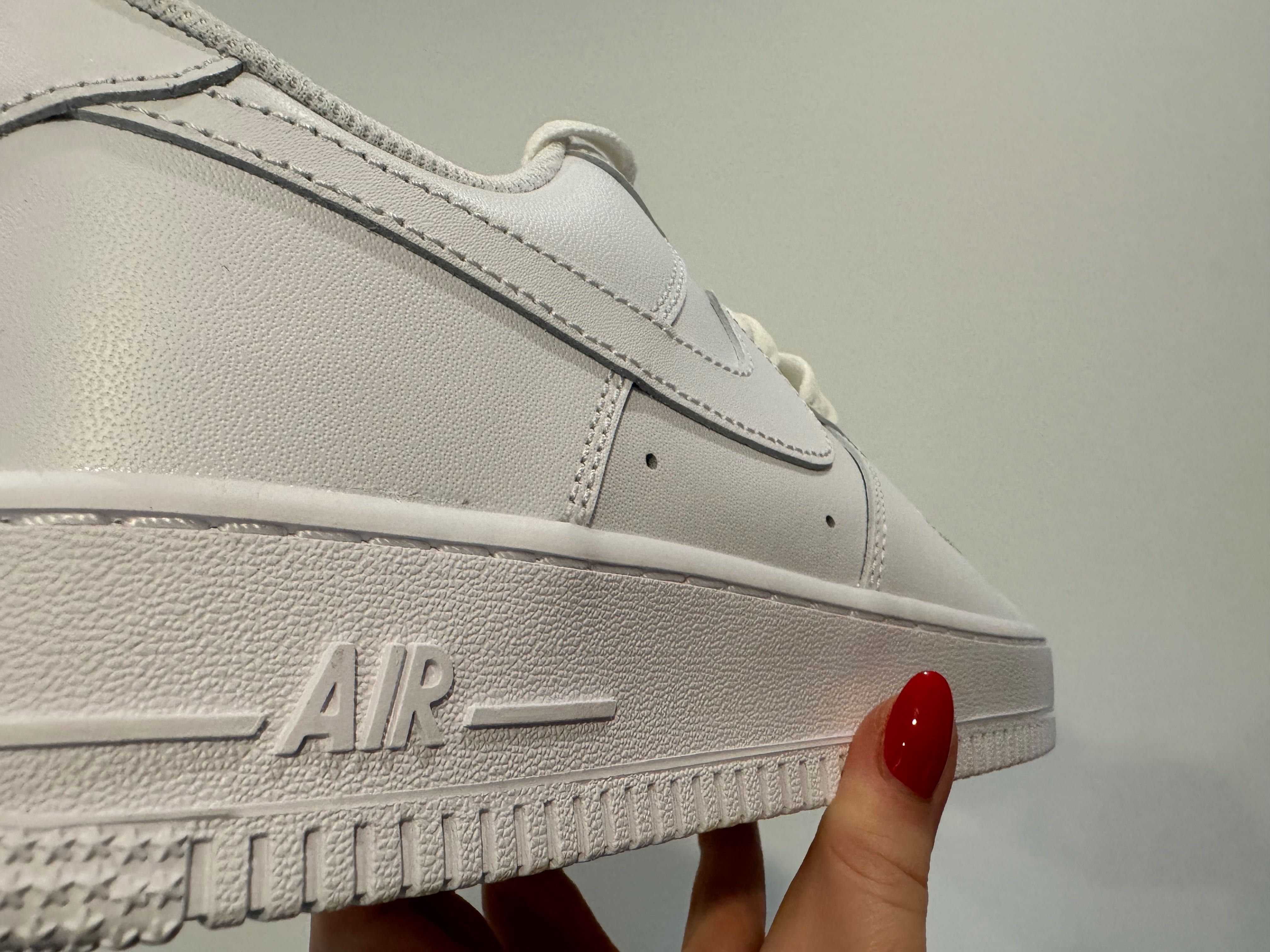 Buty Nike Air Force 1 Low '07 White r. 42,5