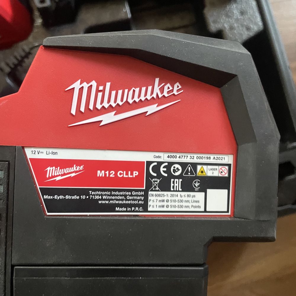 Laser milwaukee M12CLLP krzyzowy liniowo punktowy nowy