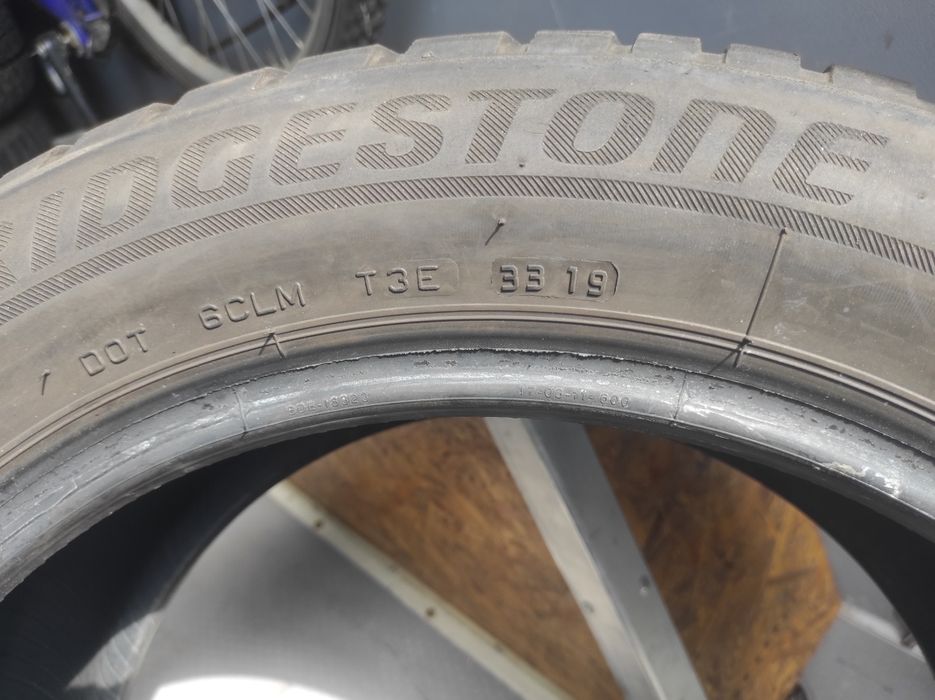 Шины зимние 215/55R17.