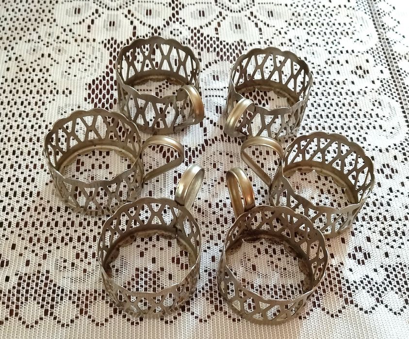 Metalowe koszyczki do szklanek, starocie z babcinej szafy