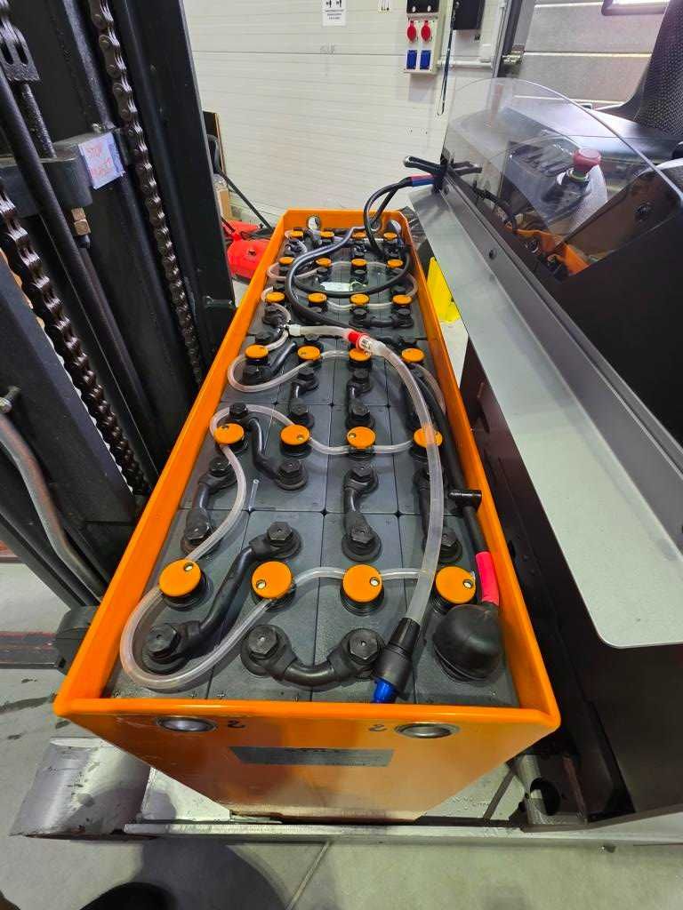 Elektryczny wózek widłowy wysokiego składowania Still FM-X14 2017