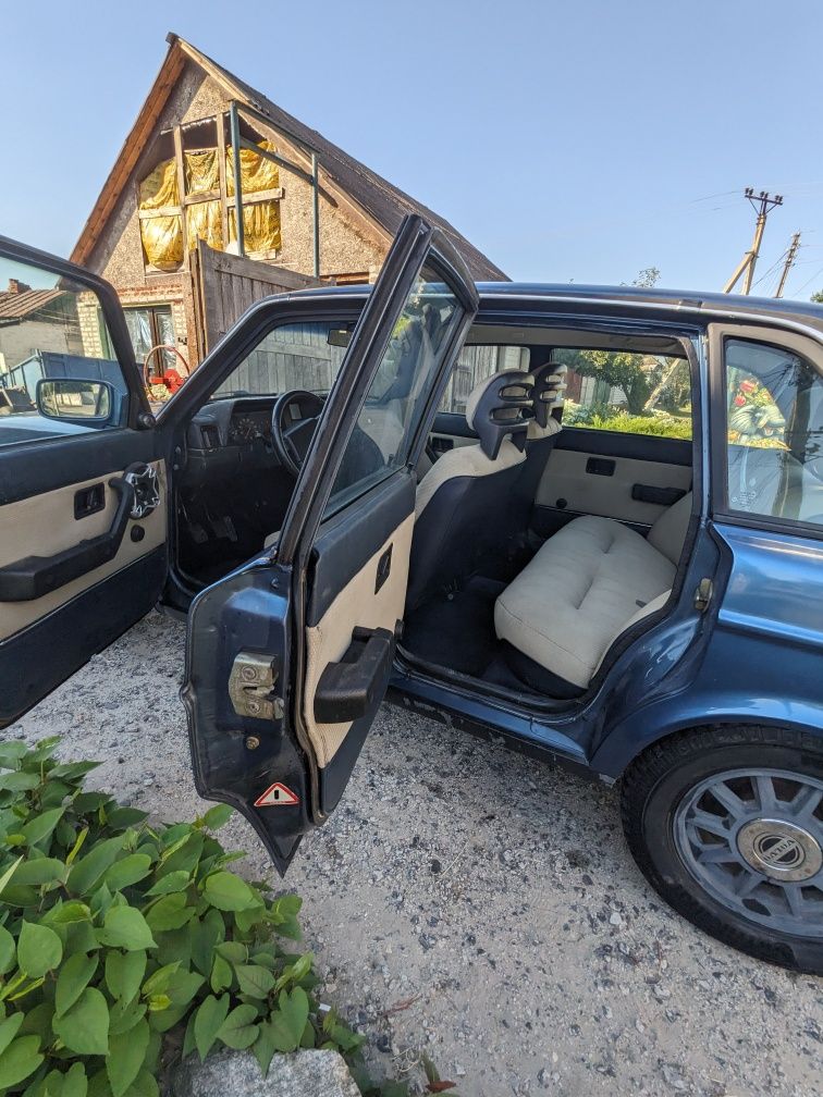 Volvo 244 GLE инжектор 1989год, оцинкованный кузов,шумоизоляция, газ,
