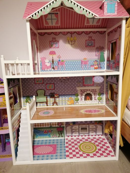 Duży drewniany domek dla lalek Barbie