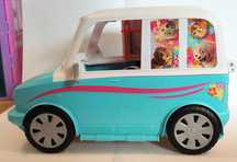 Wakacyjny pojazd dla piesków lalki Barbie