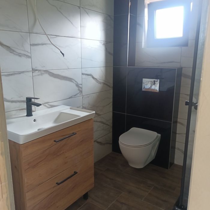 Kafelkowanie (łazienki, kuchnie, itp.) glazurnik, instalacje / ew. wsp