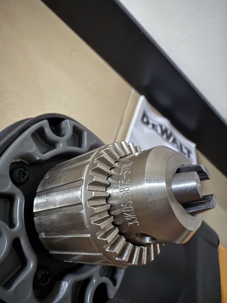 Wiertarka kątowa DeWalt 18V 220Nm DCD444N
