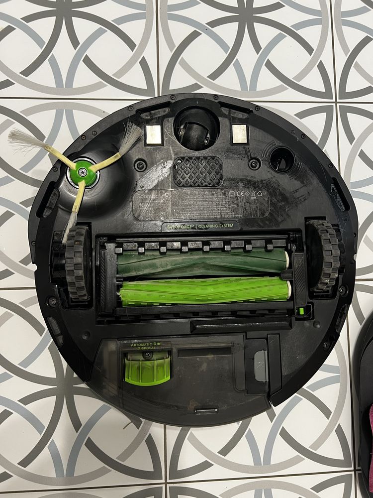 iRobot Roomba i7+ Робот-пилосос для сухого прибирання