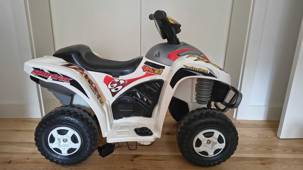 Carro 4x4 Eléctrico Criança