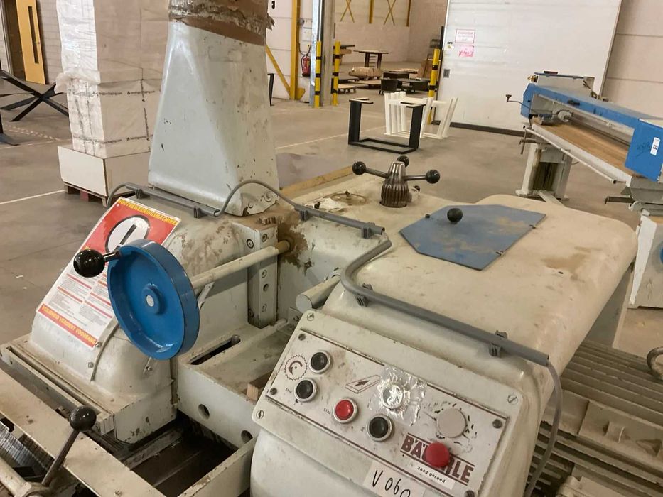 Wielopiła piła Bauerle B180m2   szerokość gąsiennicy pracy 250MM