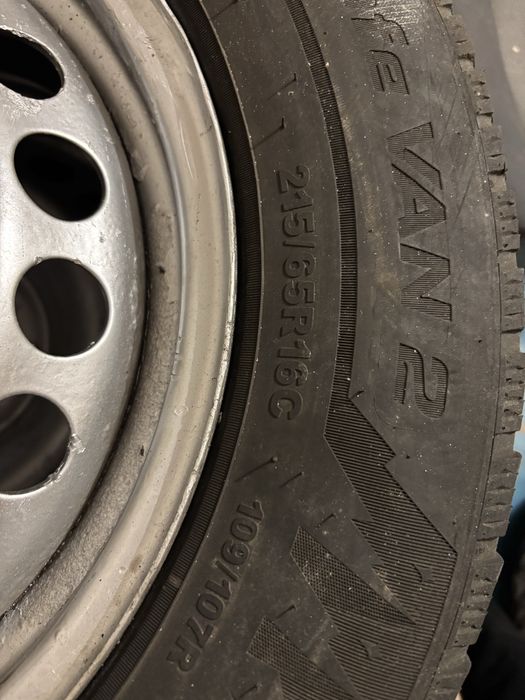 Диски Volkswagen Transporter 5 120 16 на зимовій гумі 216 65 16C