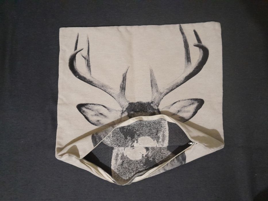 Наволочка декоративная на диванную подушку