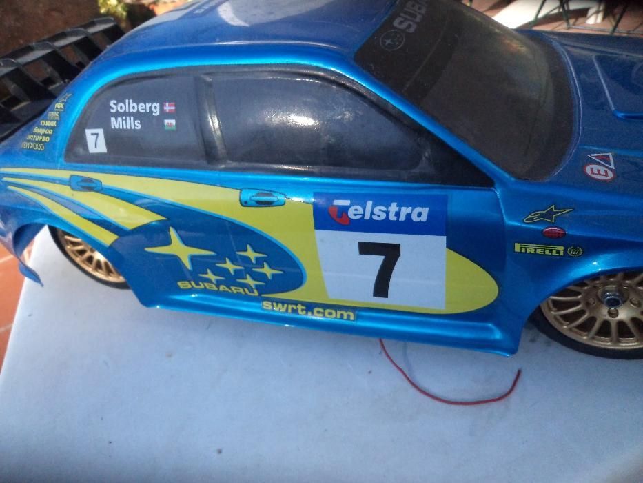 Carro telecomandado a gasolina