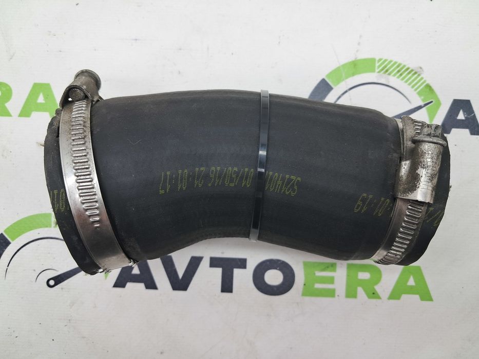 Патрубок на интеркулер правый VOLKSWAGEN  GOLF 7 5Q0145838