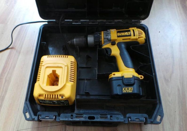 Шуруповёрт DeWALT DC981