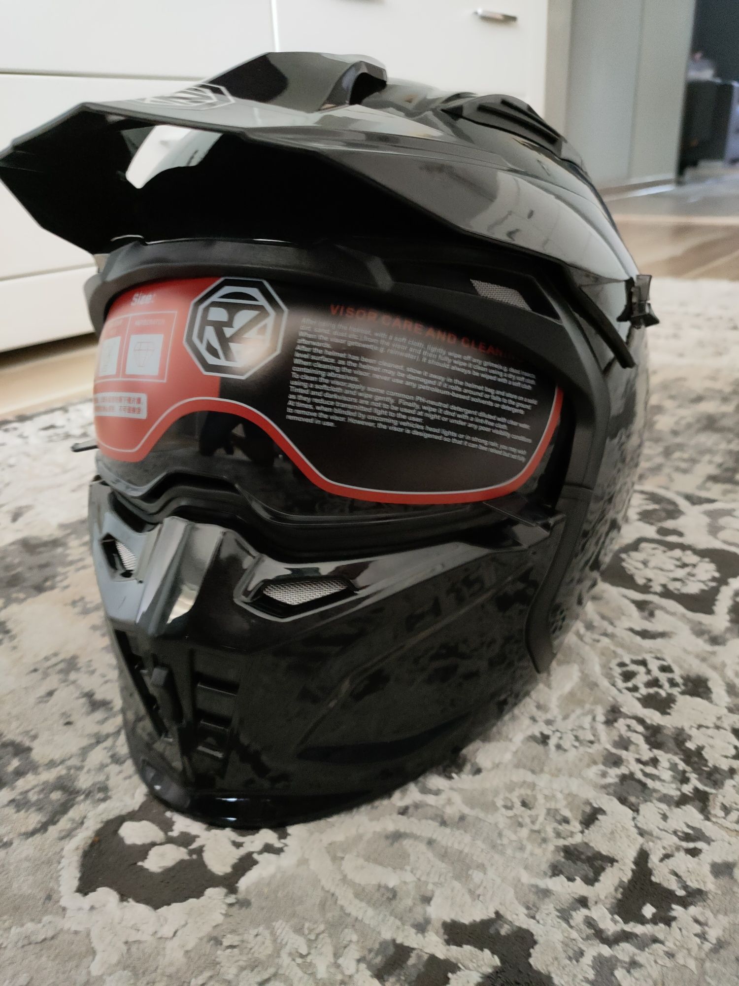 Kask motocyklowy czarny  m nowy