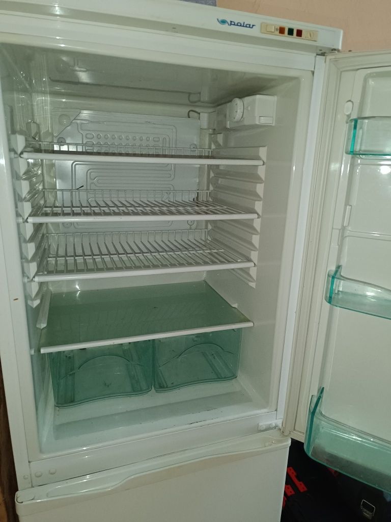 Lodówka Polar CZ280