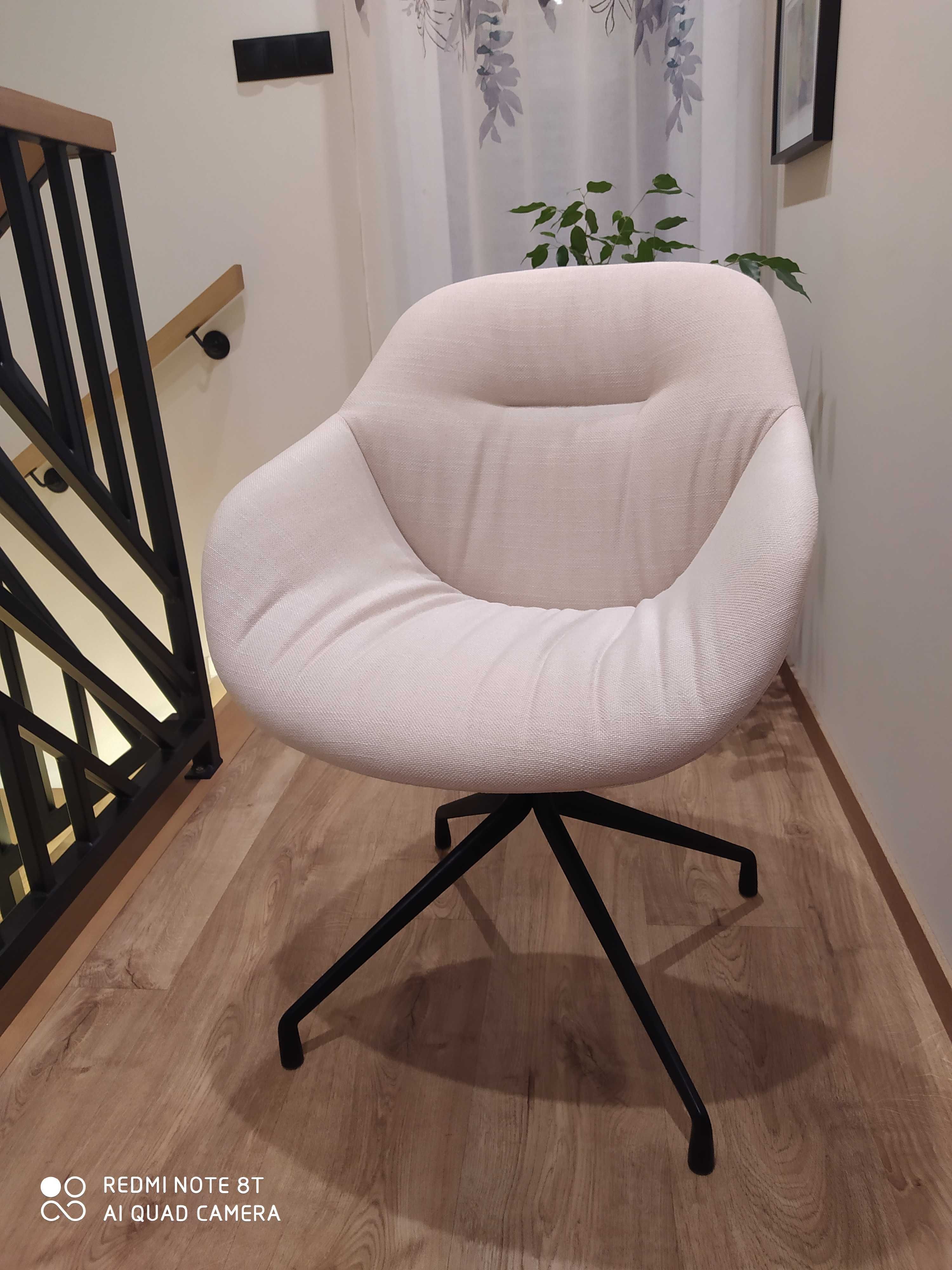 Krzesło AAC 121 Soft Hay, Muuto,& tradition, Fritz Hansen