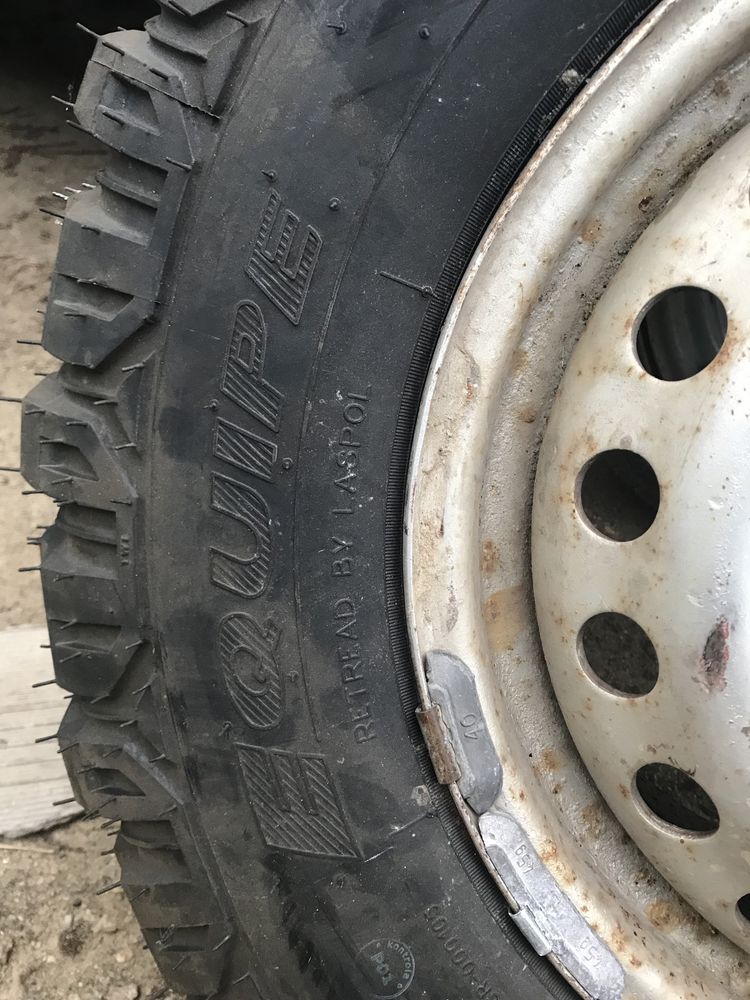Гума 215/70 R15 4шт.