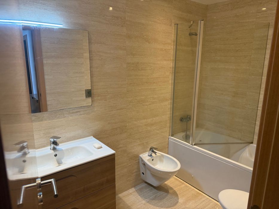 Particular vende Apartamento T2 Portela c/piscina