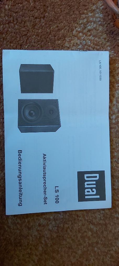Gramofon Audio Technika z głośnikami i wzmacniaczem