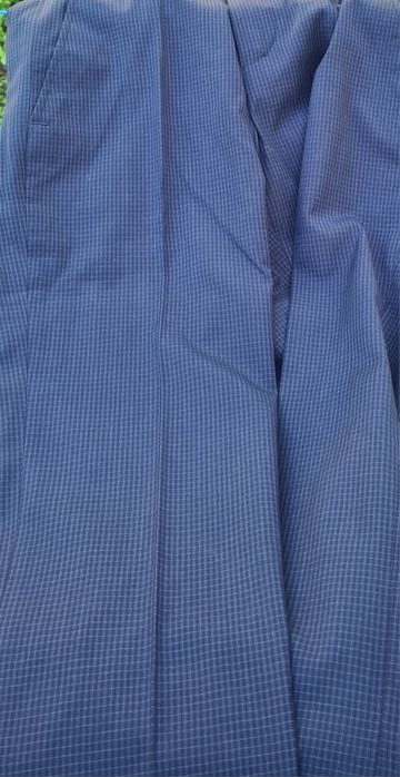 Продам школьную форму размер32