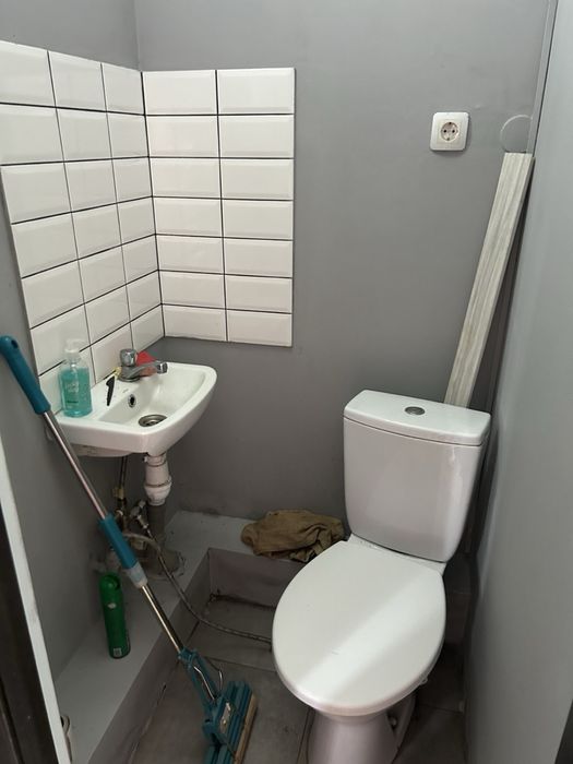 Здається в оренду комерція , прохідна частина!