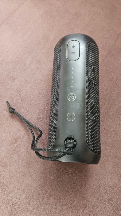 Sprzedam głośnik jbl flip 3