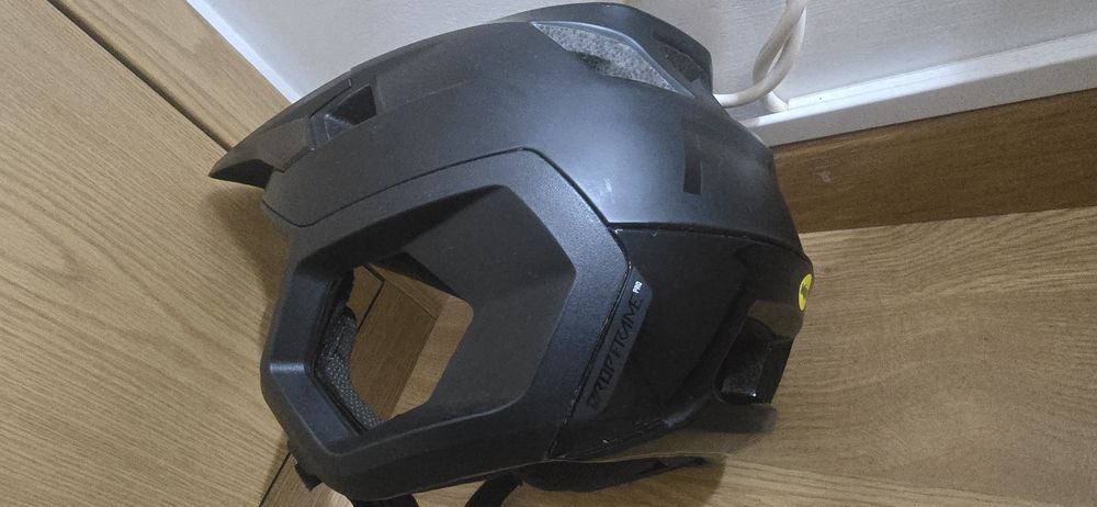 Capacete FOX Dropframe Pro