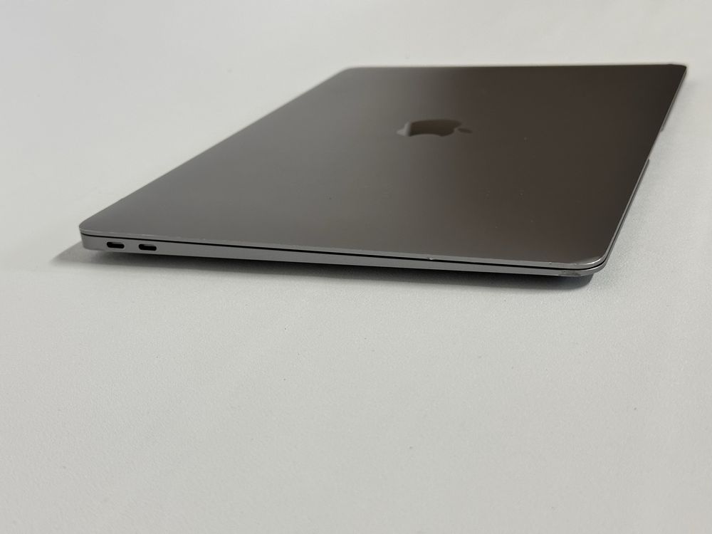 MacBook Air 2020р | core i3 | 8Gb Ram | 250Gb SSD