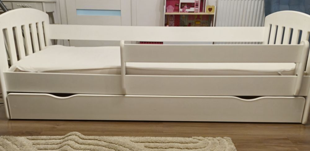 Łóżko dziecięce białe