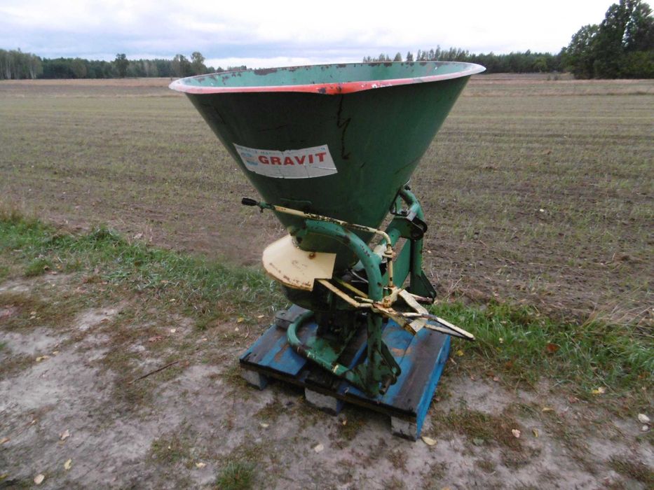 Zestaw części do rozsiewacza nawozów lejek